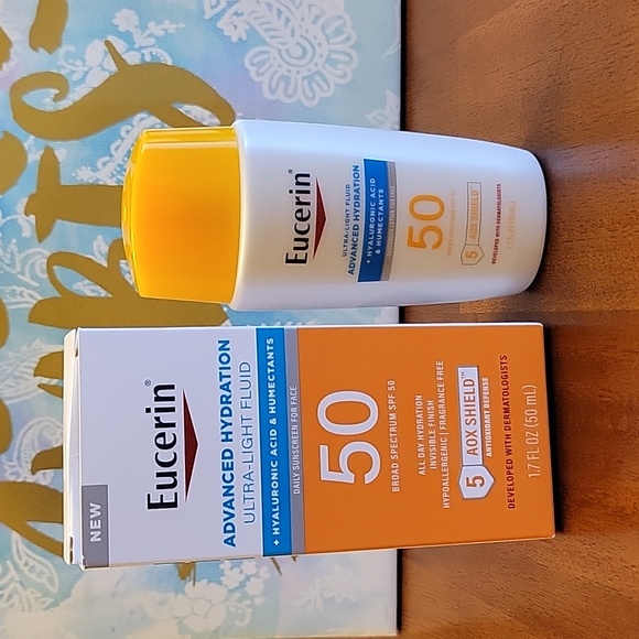 Eucerin Advanced Hydration Ultra-Light Fluid - Picture 1 of 4